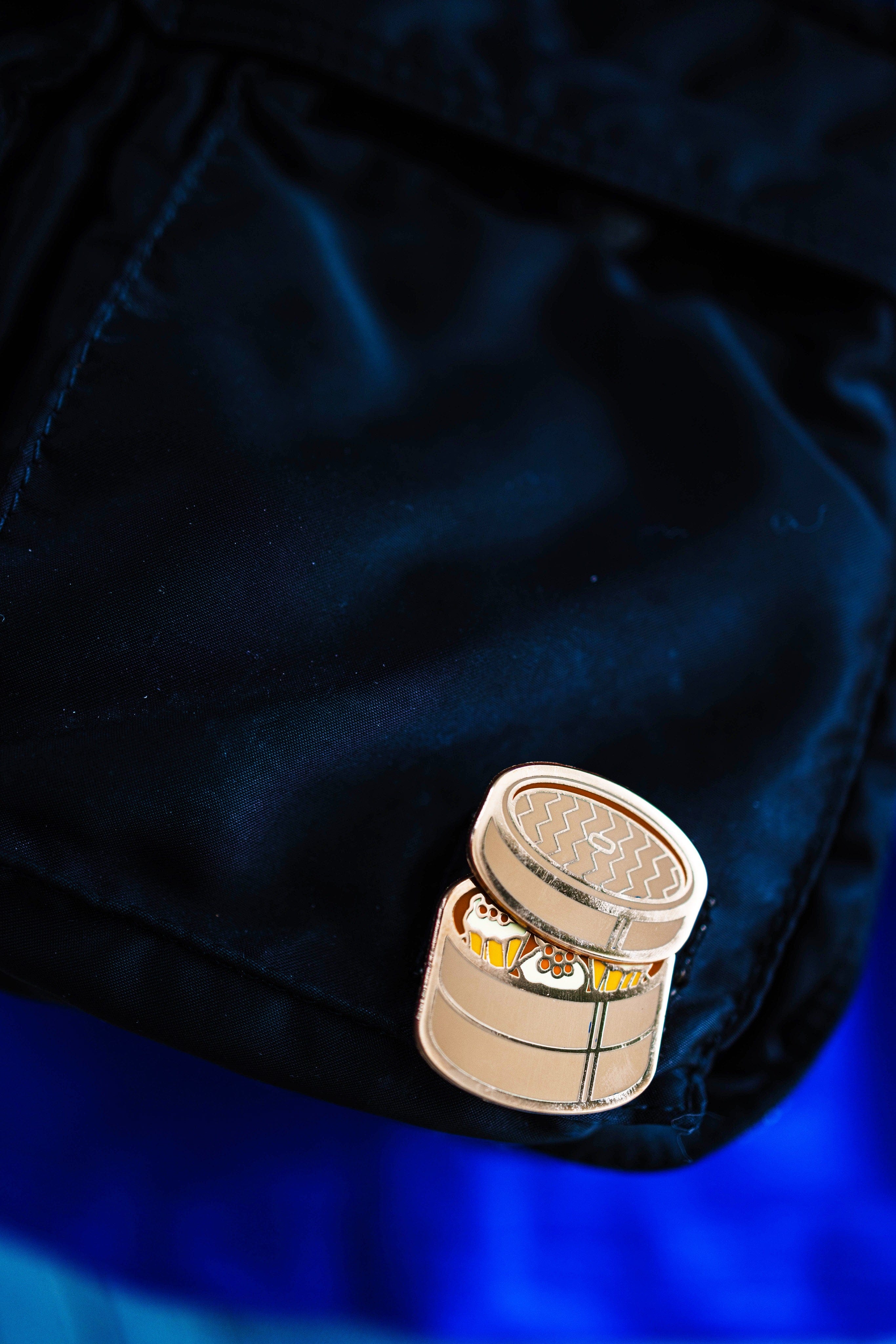 Pin Shumai Interactive Sliding Enamel Pin PIN-SHUMAI