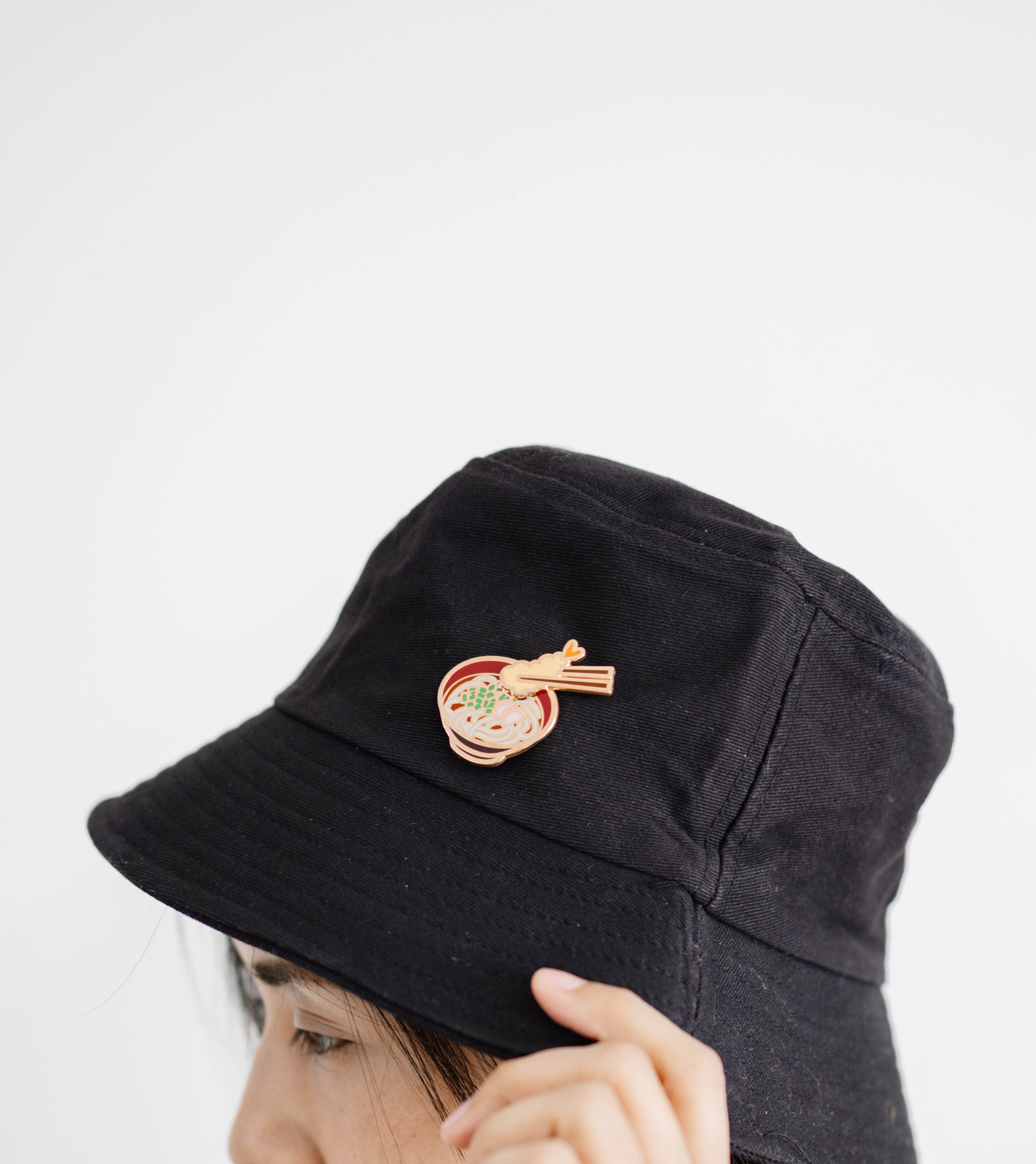 Pin Udon Interactive Sliding Enamel Pin PIN-UDON