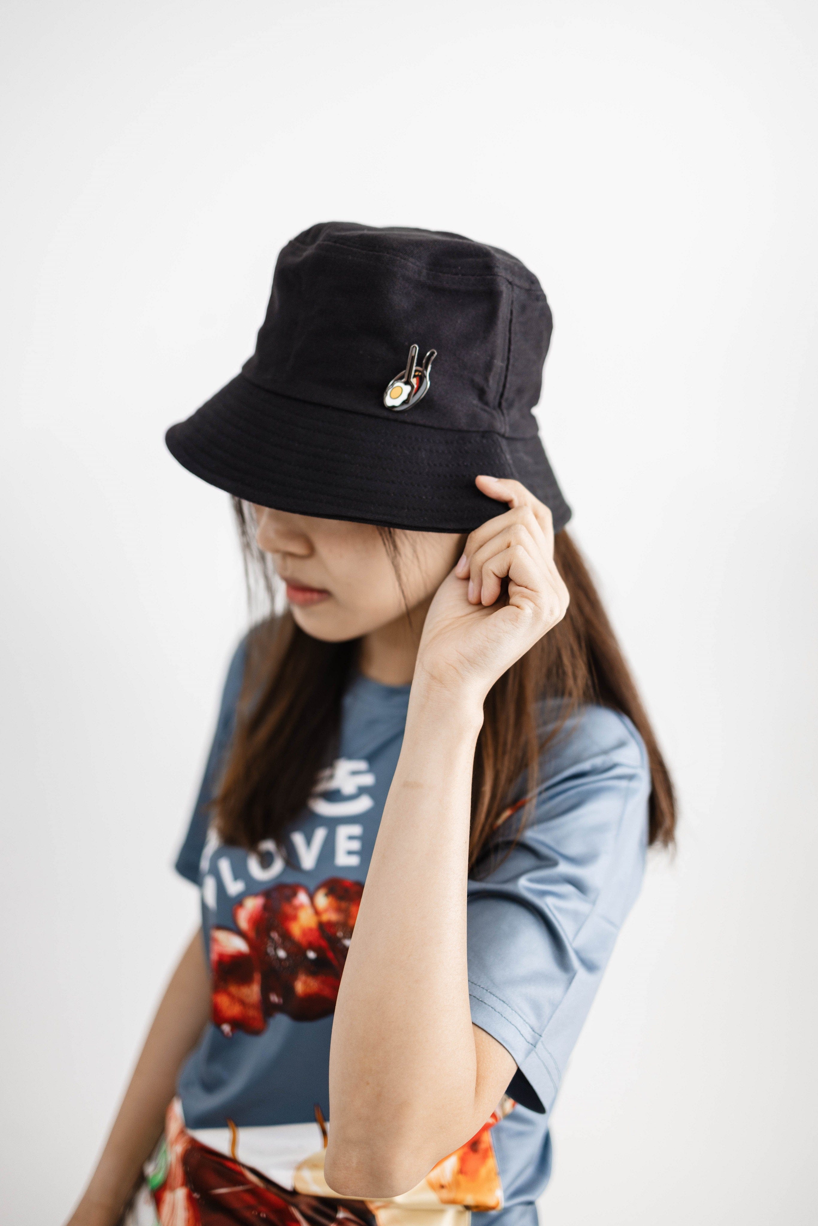 Pin Fried Egg Interactive Sliding Enamel Pin PIN-FRYEGG