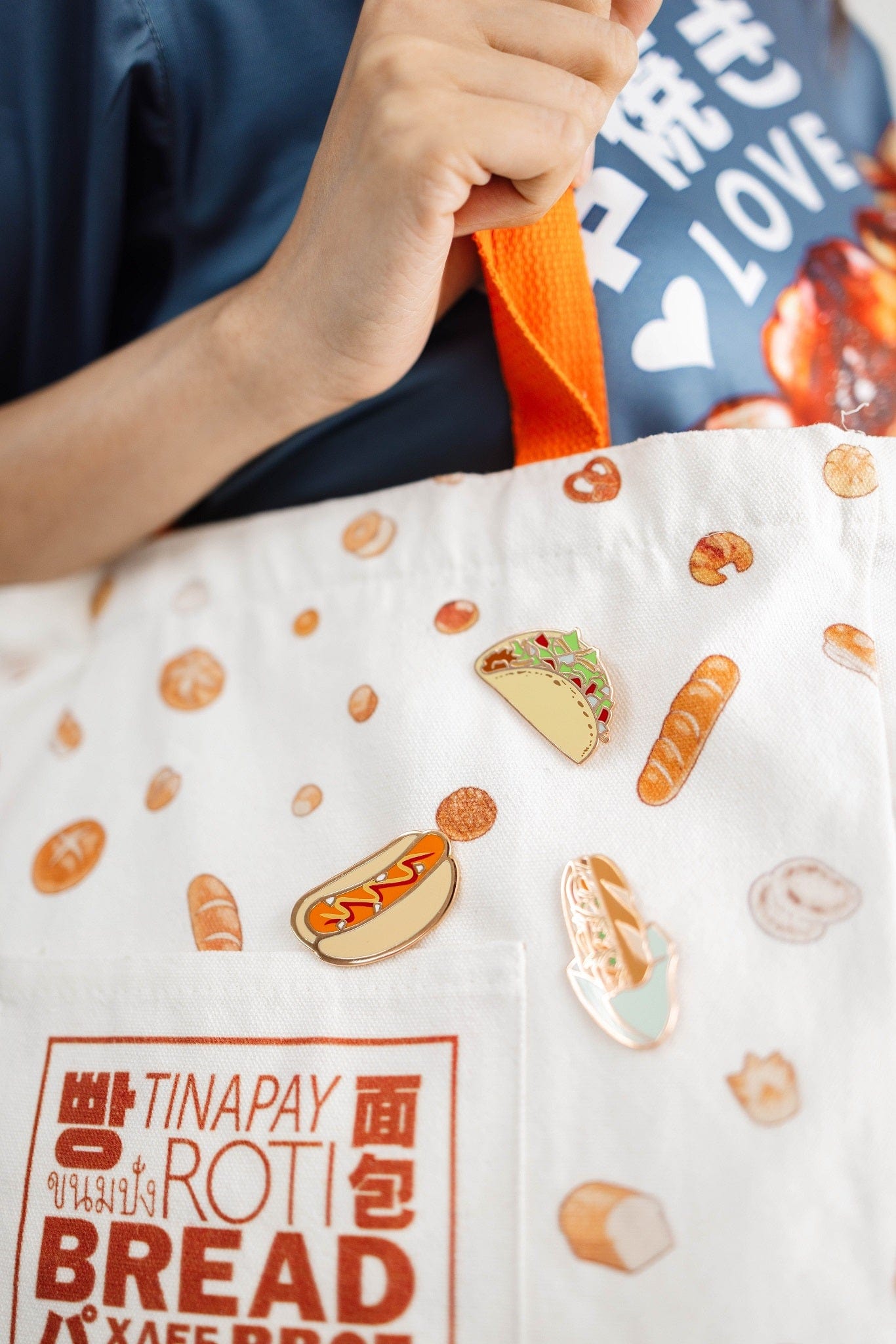 Pin Hotdog Enamel Pin PIN-HOTDOG